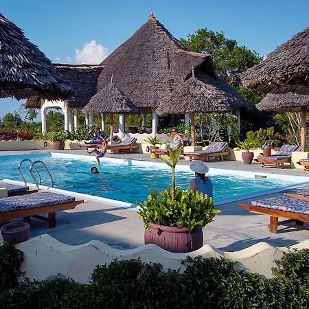 Butiama Bustani Hotel キリンドニ エクステリア 写真