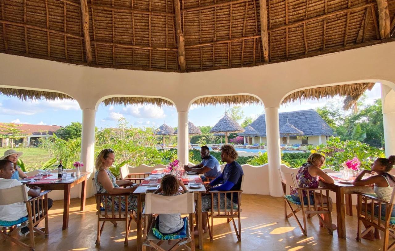 Butiama Bustani Hotel キリンドニ エクステリア 写真